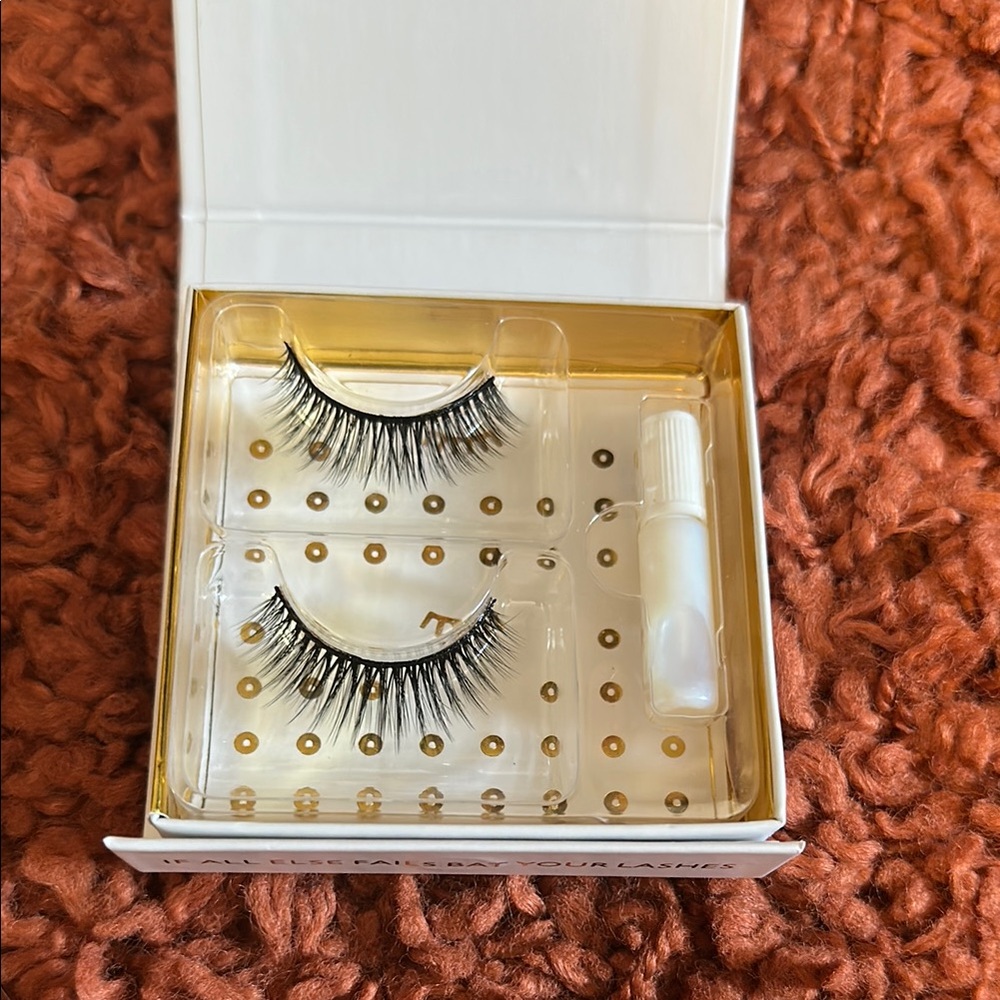 Black Natural False Lashes for Everyday Glam